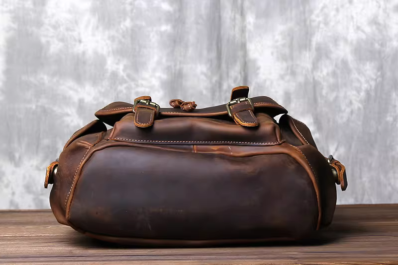 Simple retro backpack