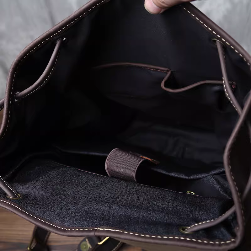 Simple retro backpack